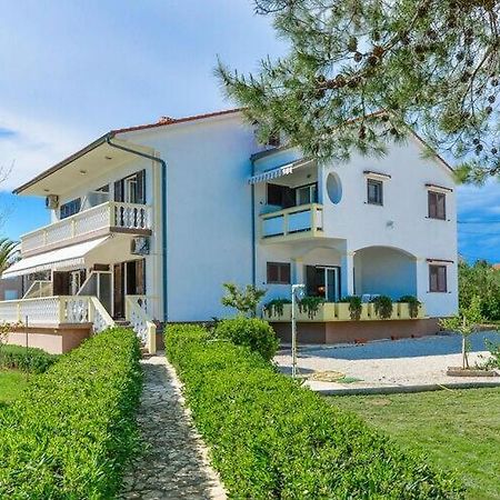 Apartments In House Liveric In Vir At The Beach Exterior photo