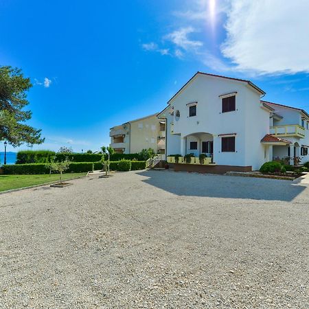Apartments In House Liveric In Vir At The Beach Exterior photo
