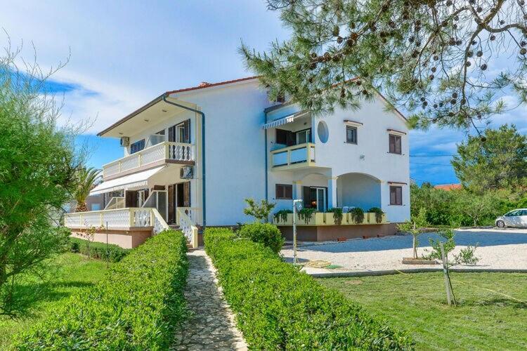 Apartments In House Liveric In Vir At The Beach Exterior photo
