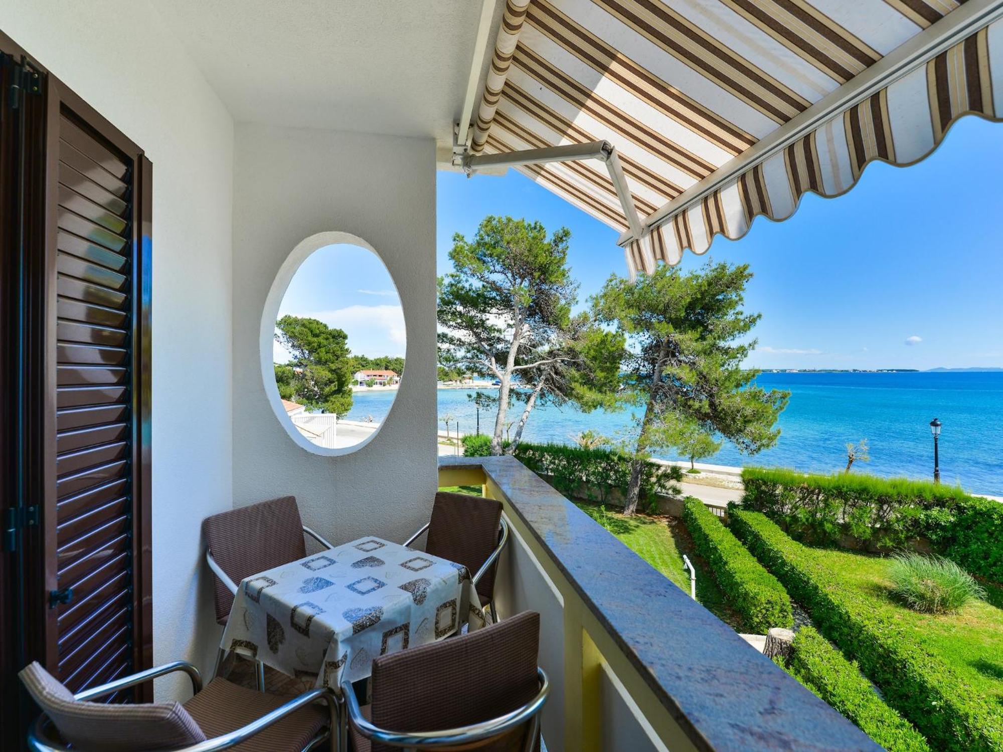Apartments In House Liveric In Vir At The Beach Exterior photo