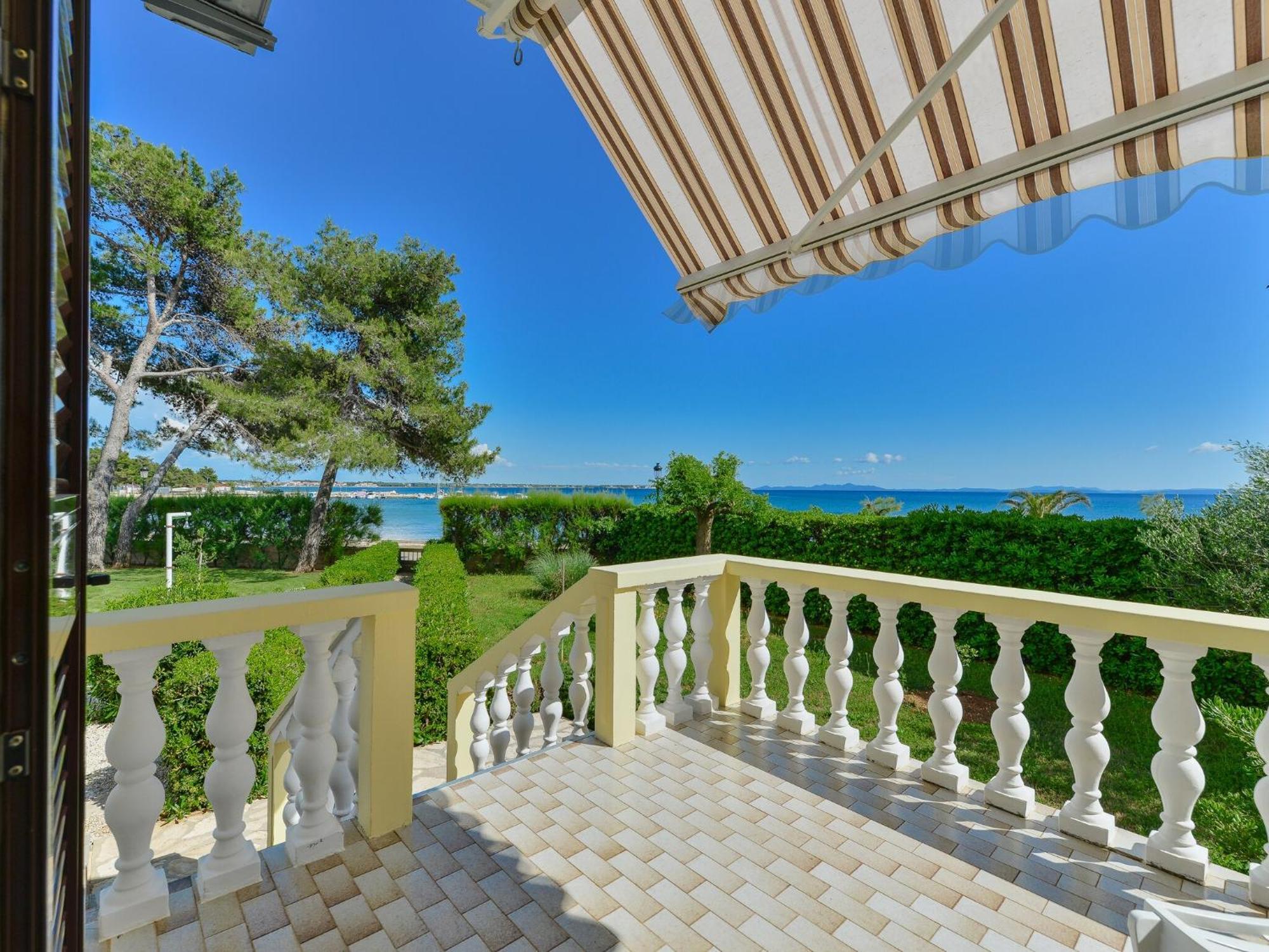 Apartments In House Liveric In Vir At The Beach Exterior photo