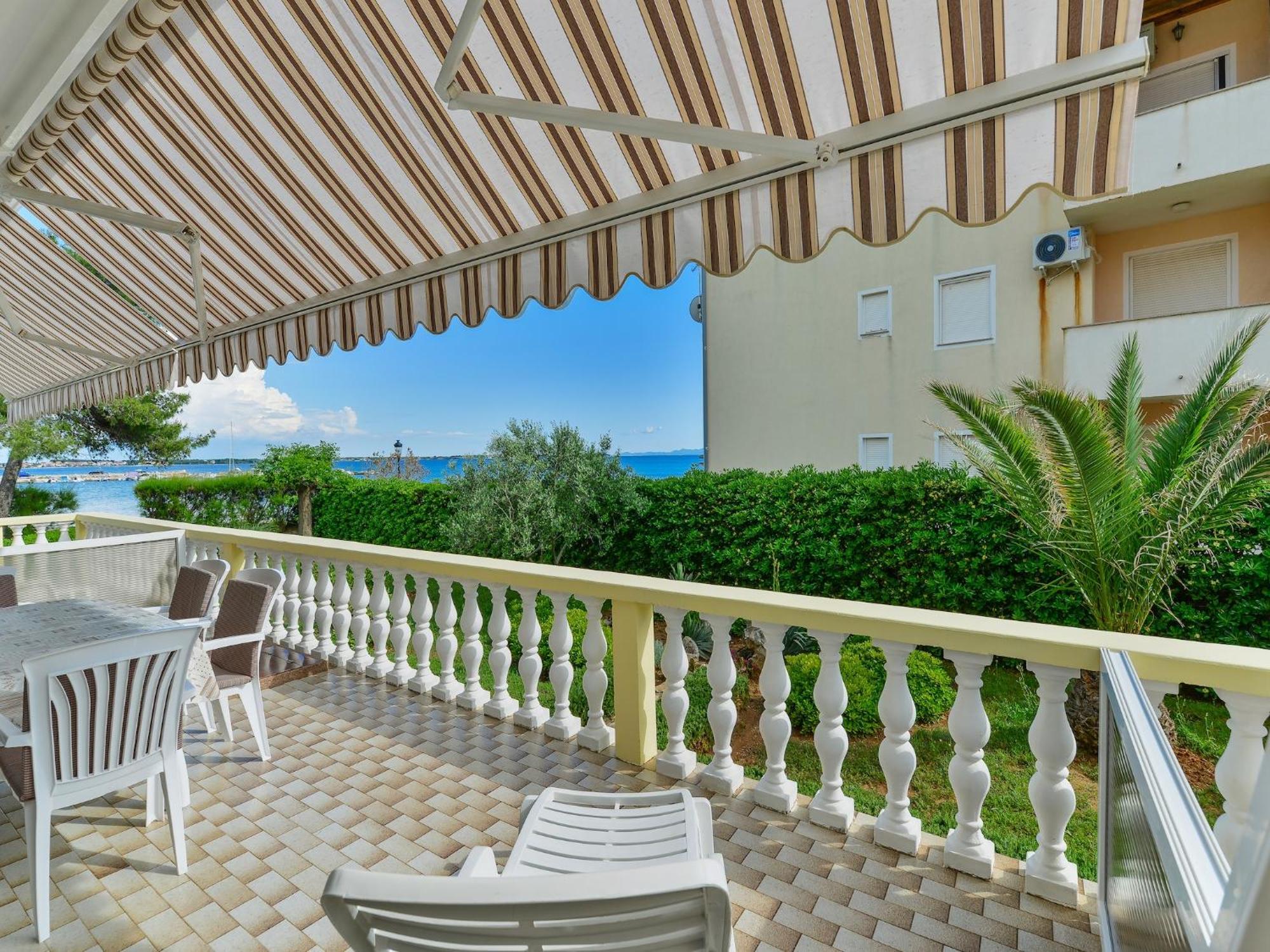 Apartments In House Liveric In Vir At The Beach Exterior photo