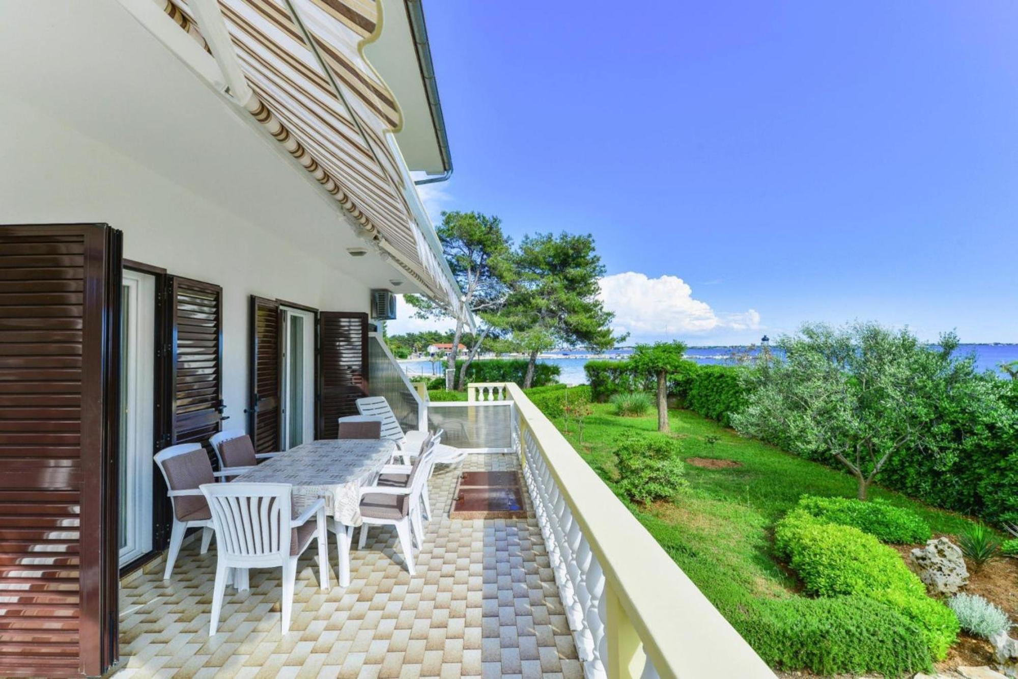 Apartments In House Liveric In Vir At The Beach Exterior photo